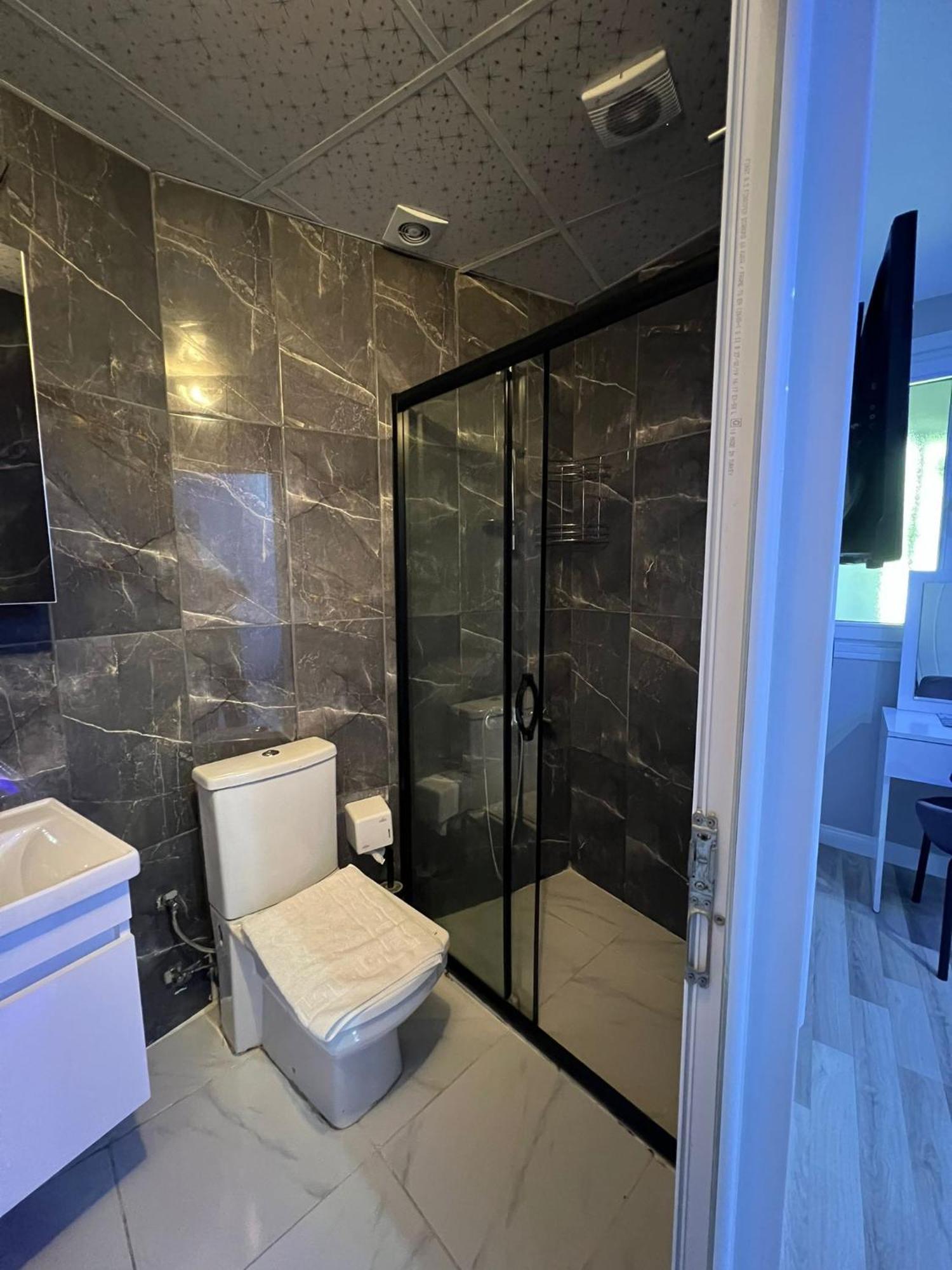 Modena Hotel Истанбул Екстериор снимка